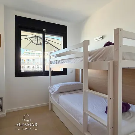 Joie - Modern With Parking & Pool Apartament *
