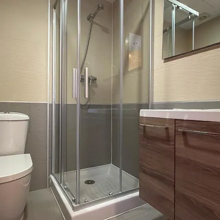 Apartment Joie - Modern With Parking & Pool *
