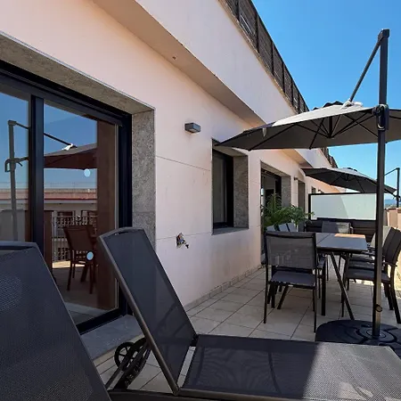 Joie - Modern With Parking & Pool Apartament