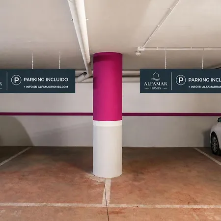 Joie - Modern With Parking & Pool Apartament *